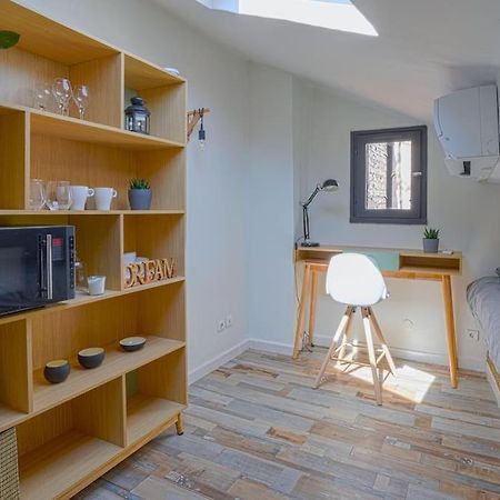 Studio Sous Les Toits Tres Bien Place Et Climatise Montpellier Exterior photo