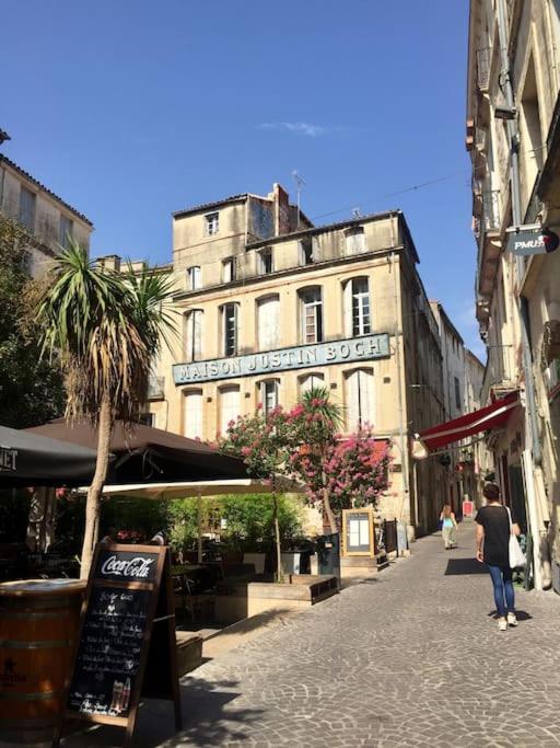 Studio Sous Les Toits Tres Bien Place Et Climatise Montpellier Exterior photo